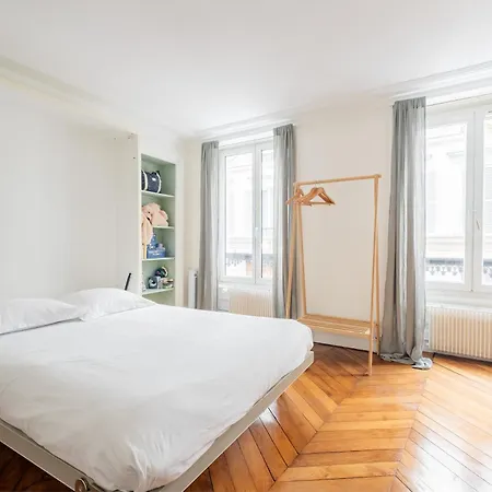 Veeve - Chic By Bonne-nouvelle Apartment *